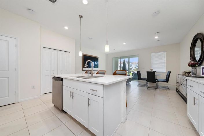 Image No.5-3 Bed Townhouse for sale