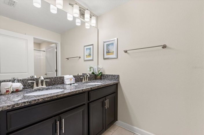 Image No.20-4 Bed Townhouse for sale