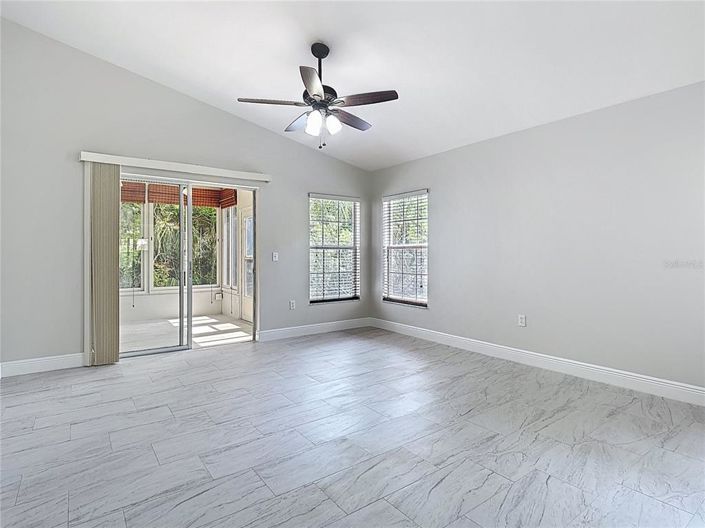 Image No.23-Maison de 2 chambres à vendre à Saint John