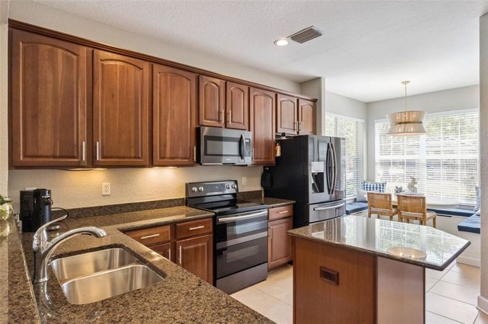 Image No.7-3 Bed Townhouse for sale