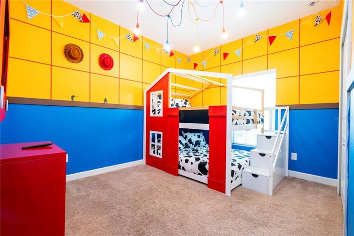 Image No.15-5 Bed Townhouse for sale