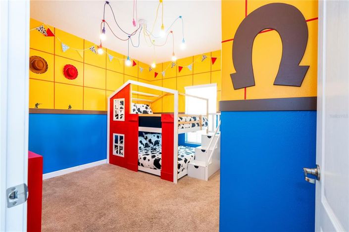 Image No.18-5 Bed Townhouse for sale