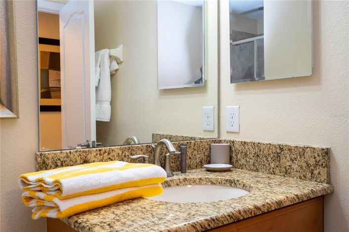 Image No.30-5 Bed Townhouse for sale