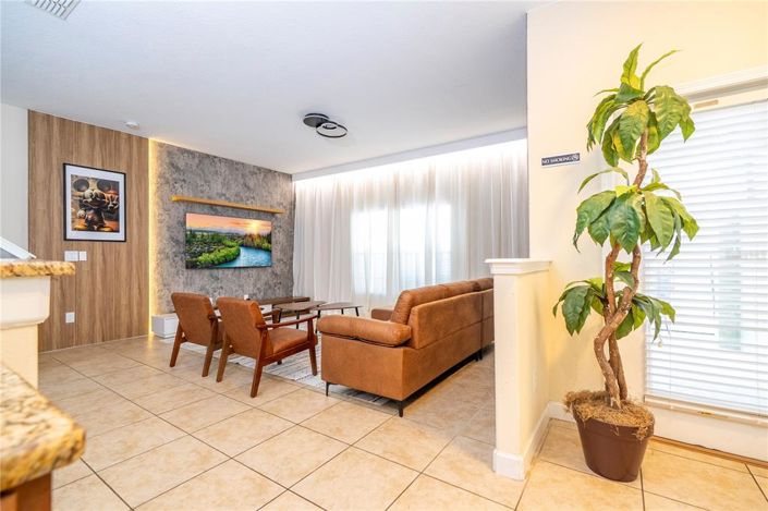 Image No.5-5 Bed Townhouse for sale