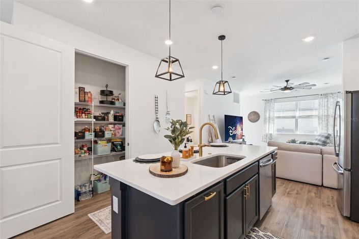 Image No.15-3 Bed Townhouse for sale