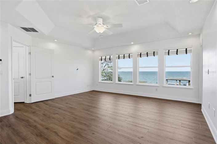 Image No.20-5 Bed House for sale