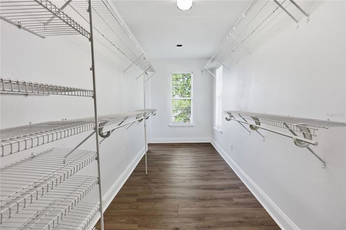 Image No.24-5 Bed House for sale