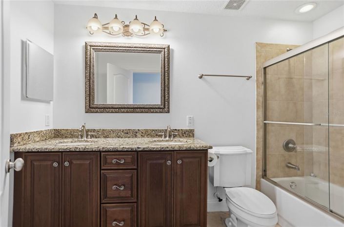 Image No.30-5 Bed House for sale