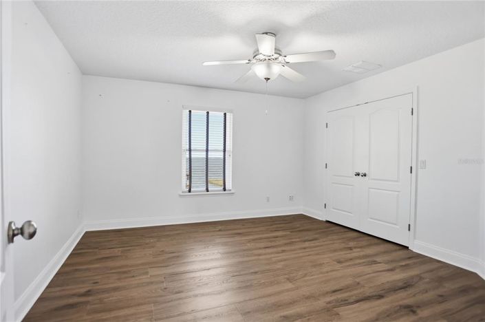 Image No.33-5 Bed House for sale