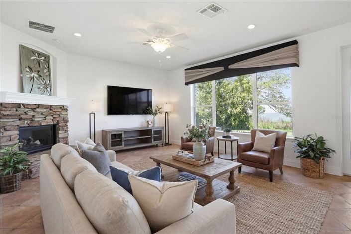 Image No.6-5 Bed House for sale