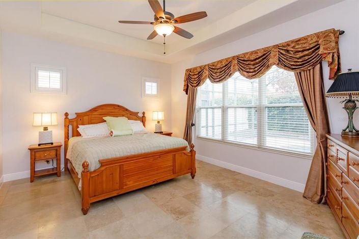 Image No.14-4 Bed House for sale