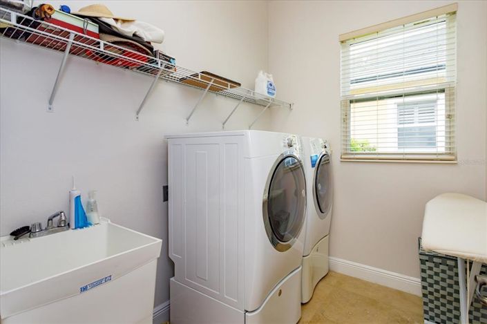 Image No.24-4 Bed House for sale