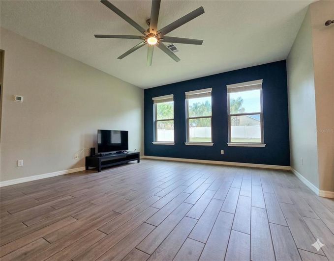 Image No.12-4 Bed House for sale