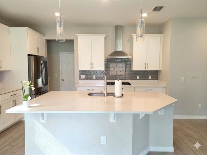 Image No.8-4 Bed House for sale