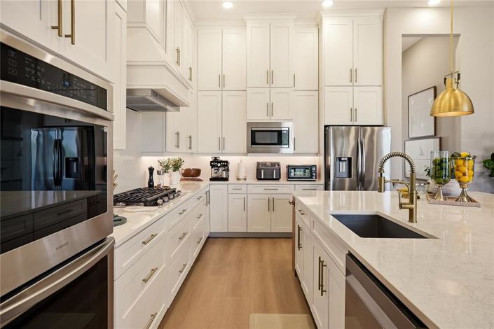 Image No.16-6 Bed House for sale