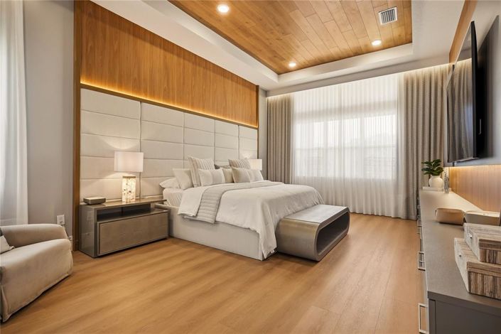 Image No.19-6 Bed House for sale