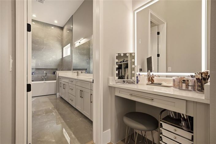 Image No.22-6 Bed House for sale