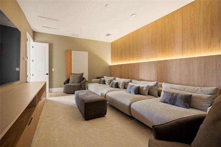 Image No.38-6 Bed House for sale