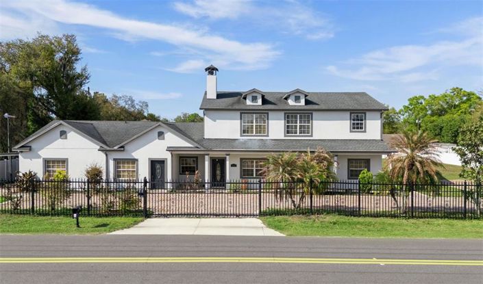 Image No.2-6 Bed House for sale