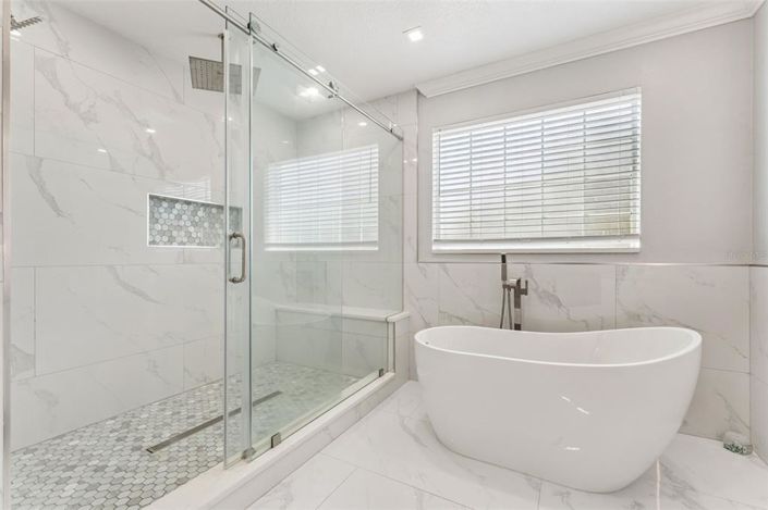 Image No.23-6 Bed House for sale