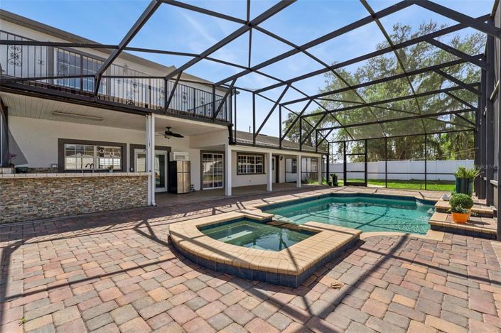 Image No.30-6 Bed House for sale