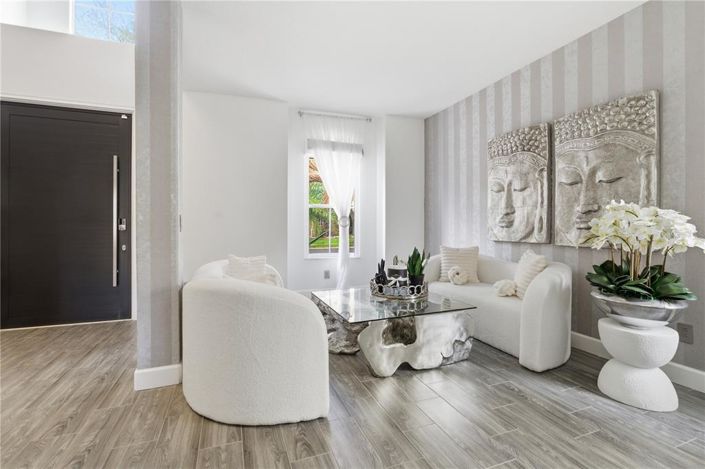 Image No.16-4 Bed House for sale