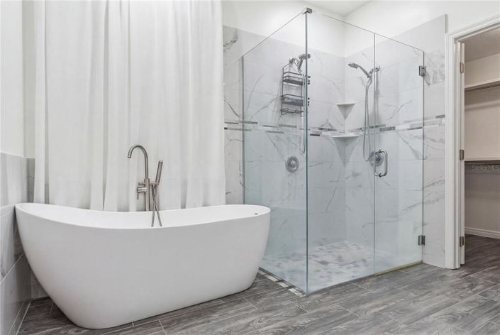 Image No.20-4 Bed House for sale