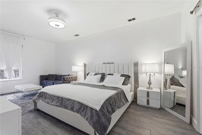 Image No.22-4 Bed House for sale