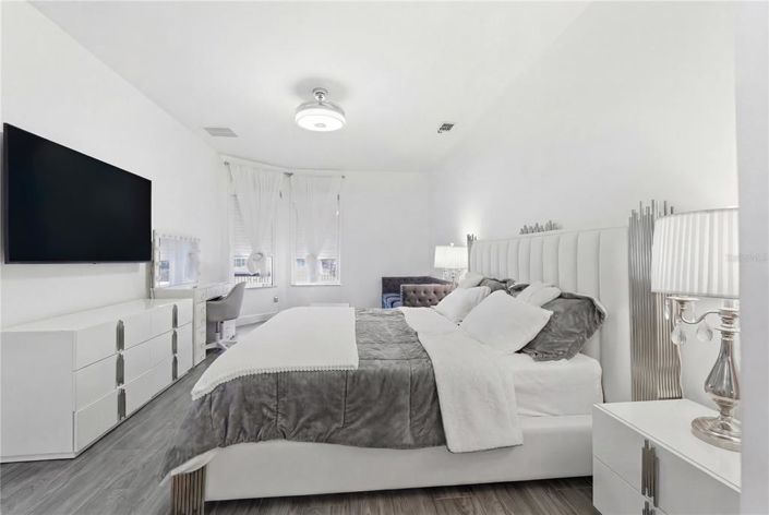 Image No.23-4 Bed House for sale