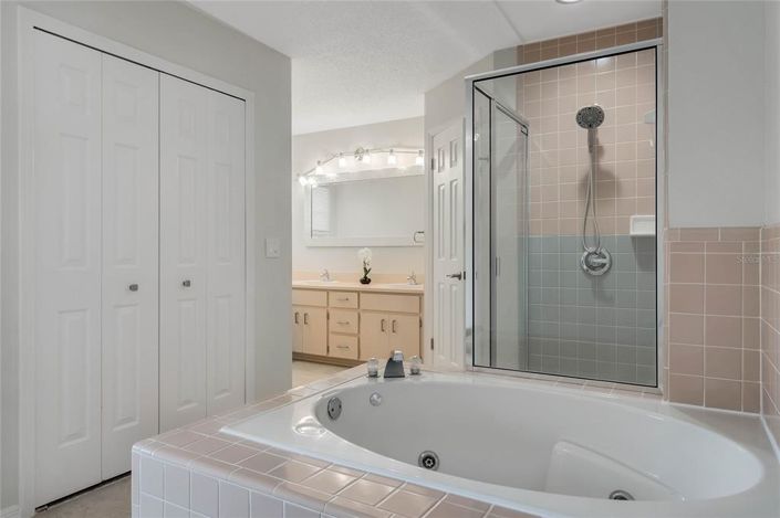 Image No.12-3 Bed Townhouse for sale