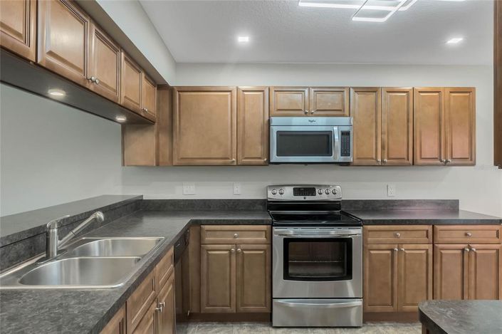 Image No.2-3 Bed Townhouse for sale