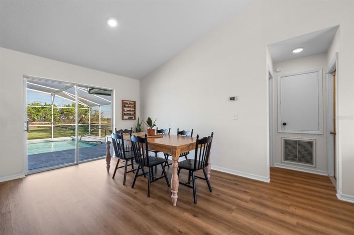 Image No.15-3 Bed House for sale