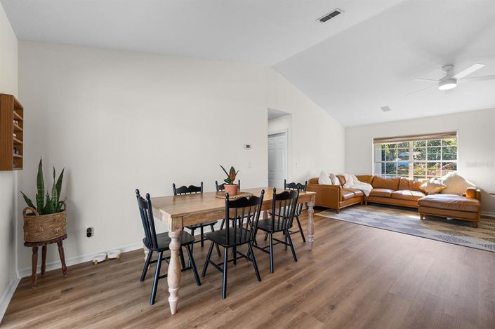 Image No.17-3 Bed House for sale