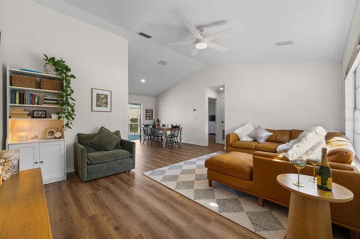 Image No.6-3 Bed House for sale