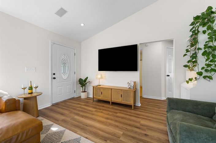 Image No.7-3 Bed House for sale