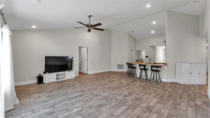 Image No.12-4 Bed House for sale