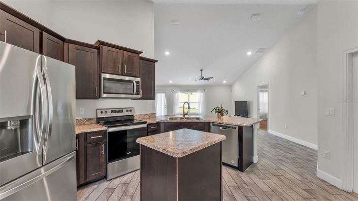 Image No.4-4 Bed House for sale