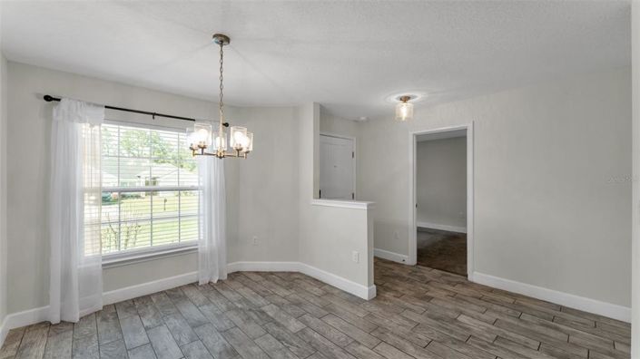 Image No.9-4 Bed House for sale