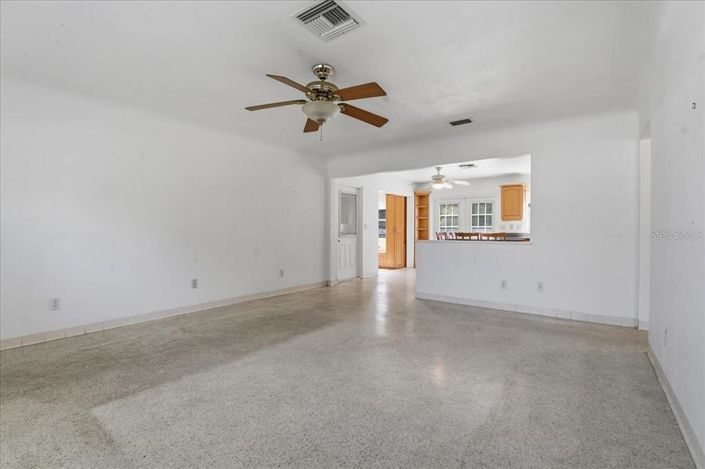 Image No.5-2 Bed House for sale