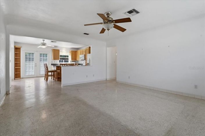 Image No.6-2 Bed House for sale