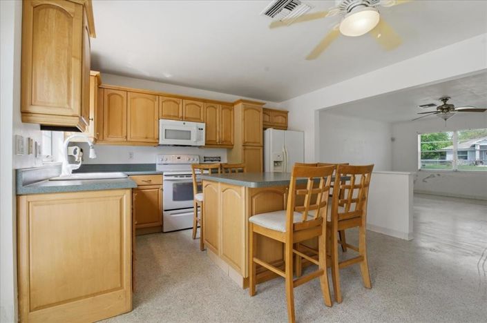 Image No.7-2 Bed House for sale