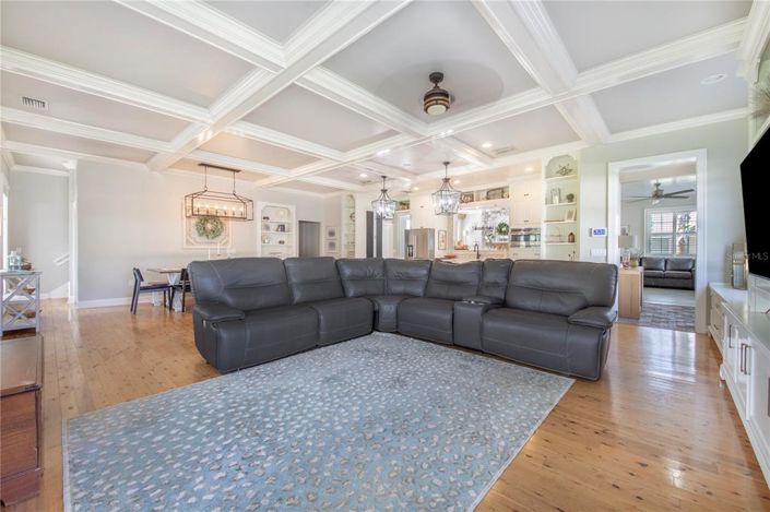 Image No.13-5 Bed House for sale