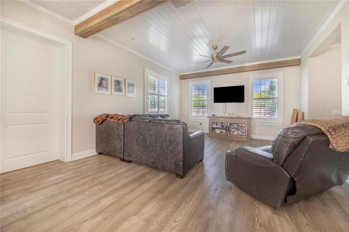 Image No.24-5 Bed House for sale