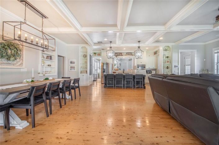 Image No.9-5 Bed House for sale