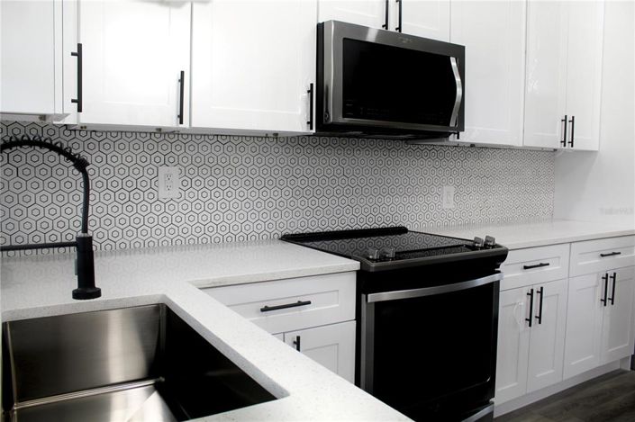 Image No.17-3 Bed House for sale