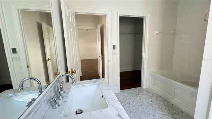 Image No.12-3 Bed House for sale