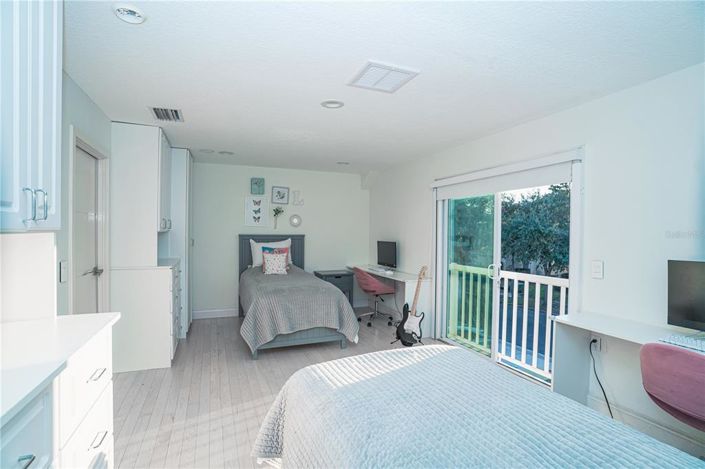 Image No.27-5 Bed House for sale