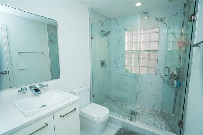 Image No.28-5 Bed House for sale