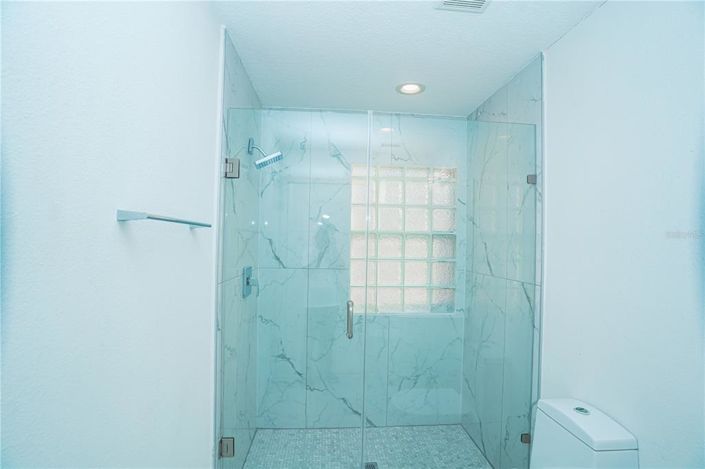 Image No.30-5 Bed House for sale