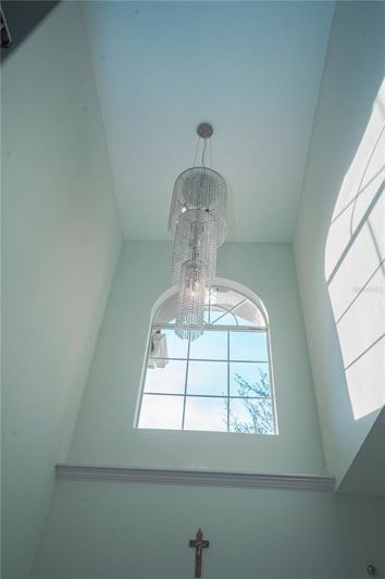 Image No.7-5 Bed House for sale